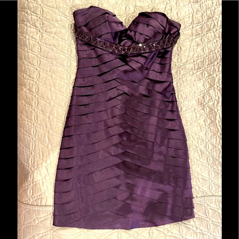 BEBE size XS purple strapless cocktail dress